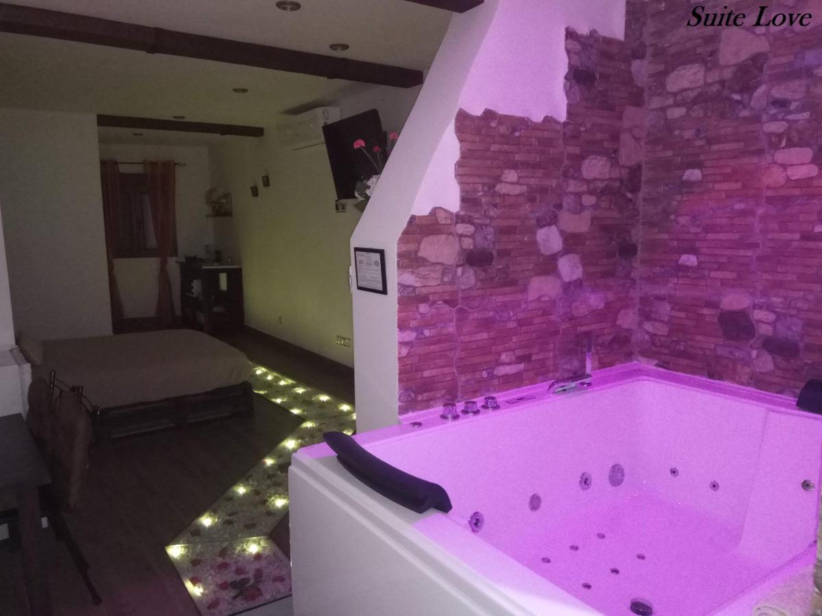 Suite Love Jacuzzi Uceda Buitenkant foto