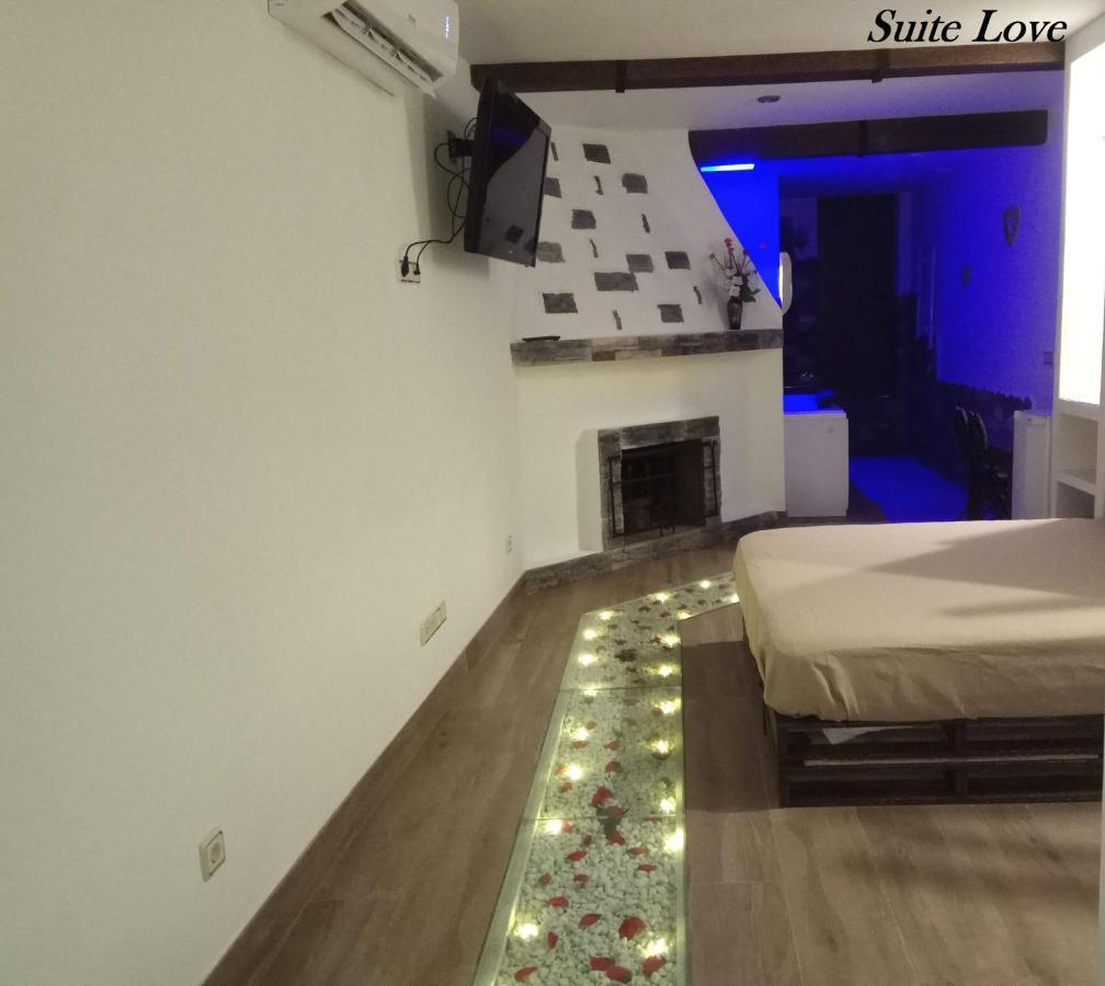 Suite Love Jacuzzi Uceda Buitenkant foto
